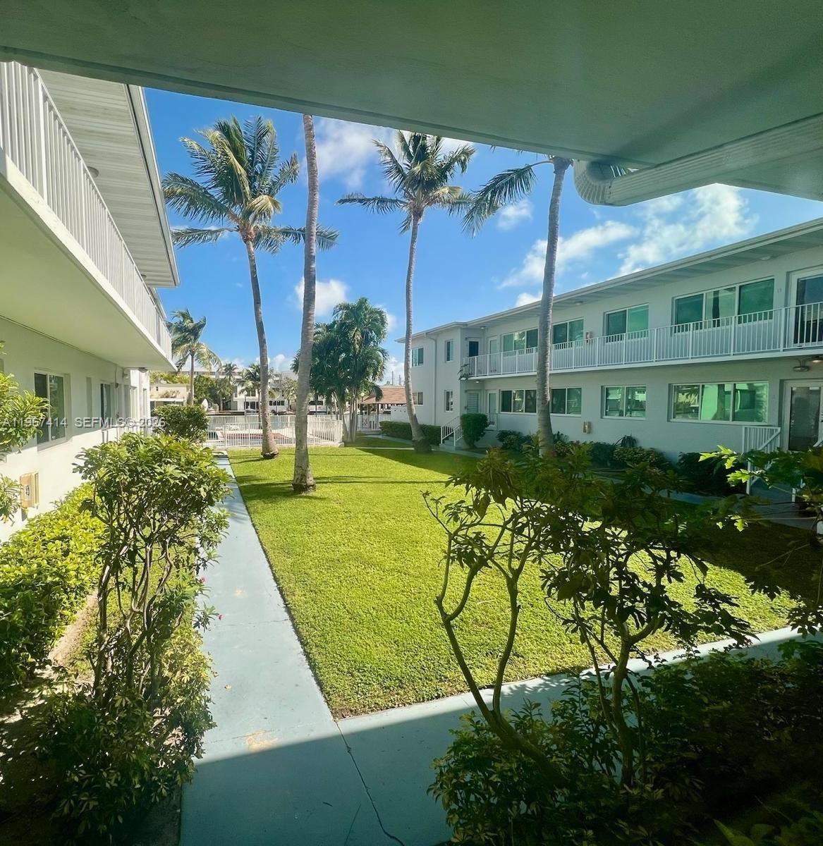7207 Bay Dr #25 Miami Beach, FL 33141