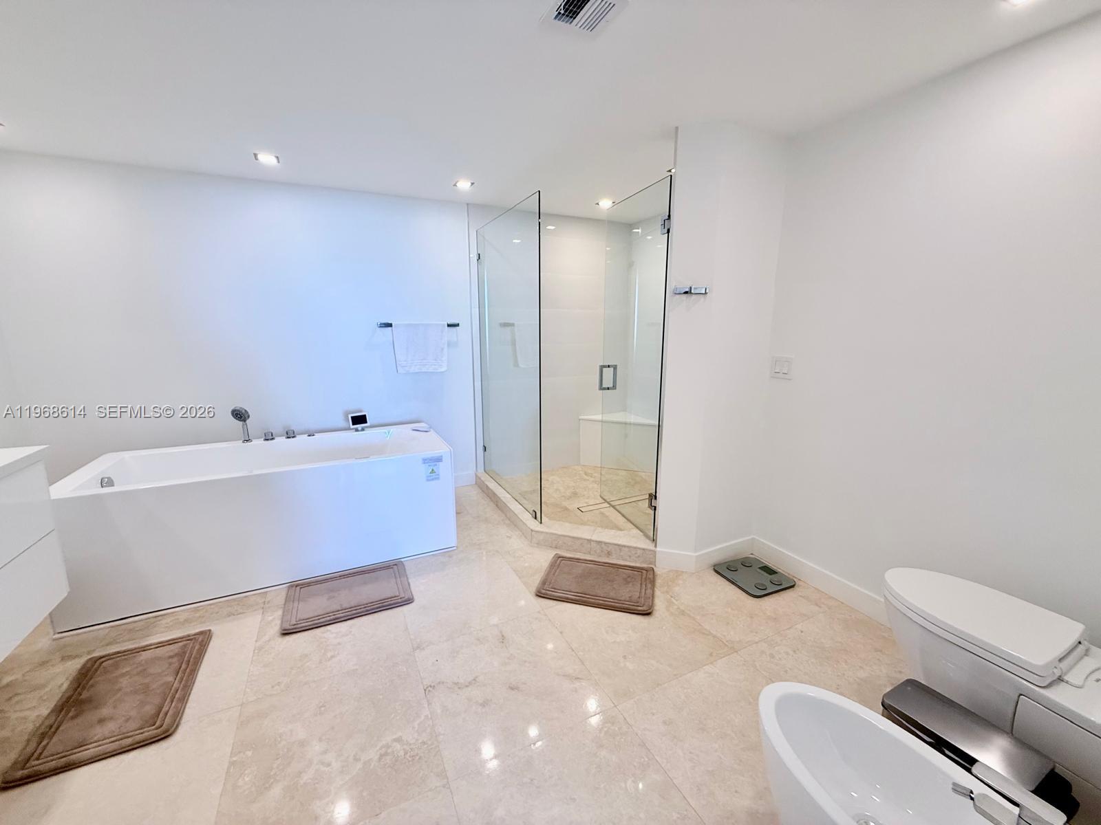 2100 N Ocean Blvd #12D Fort Lauderdale, FL 33305