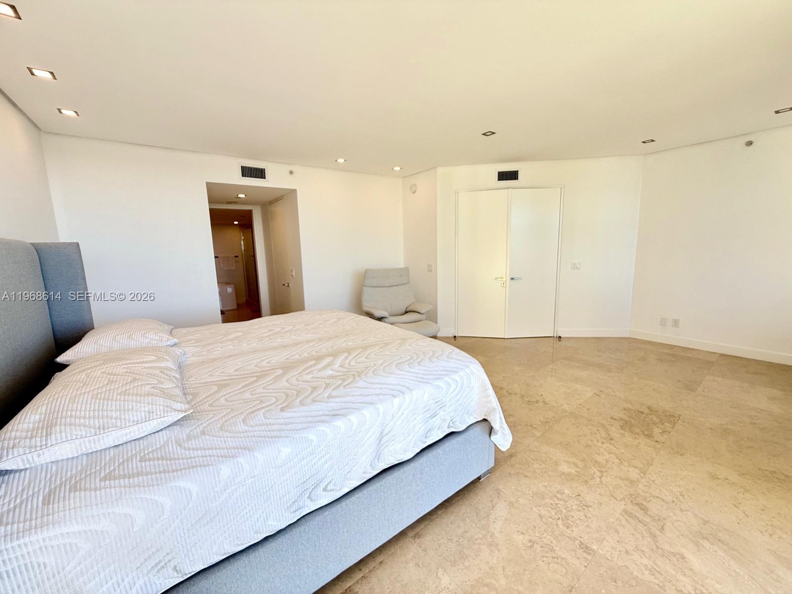 2100 N Ocean Blvd #12D Fort Lauderdale, FL 33305