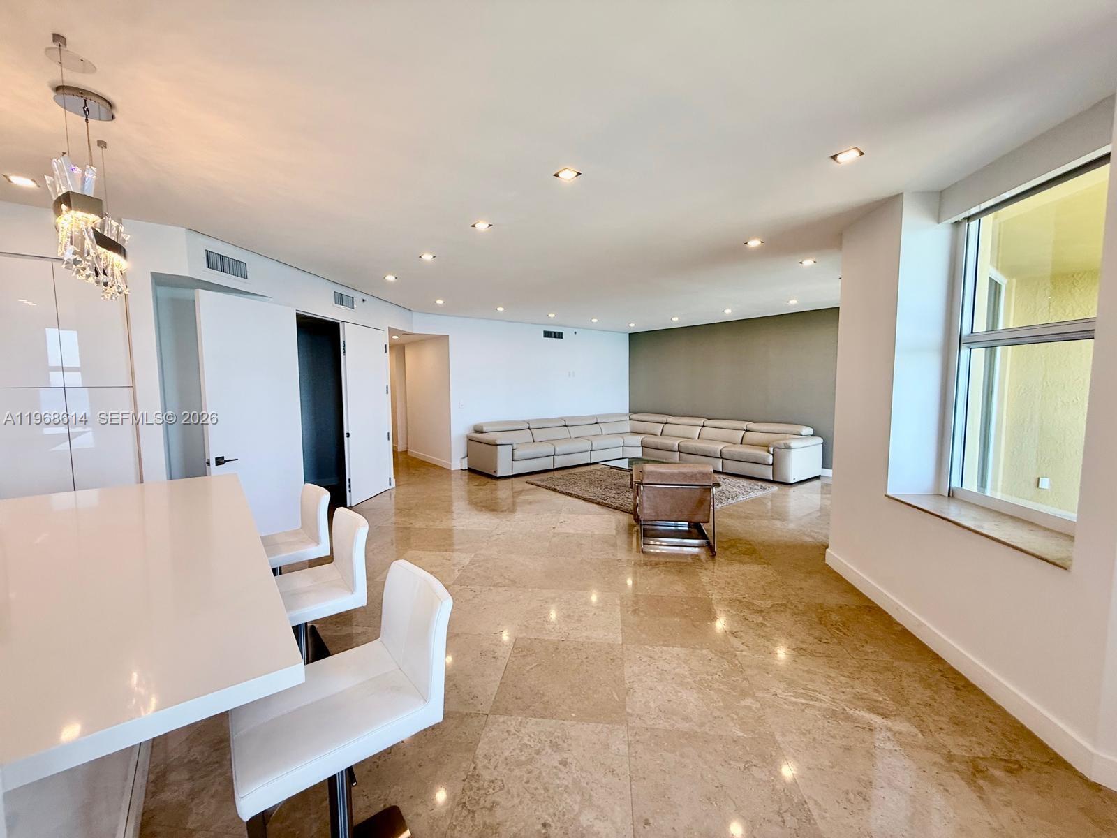 2100 N Ocean Blvd #12D Fort Lauderdale, FL 33305