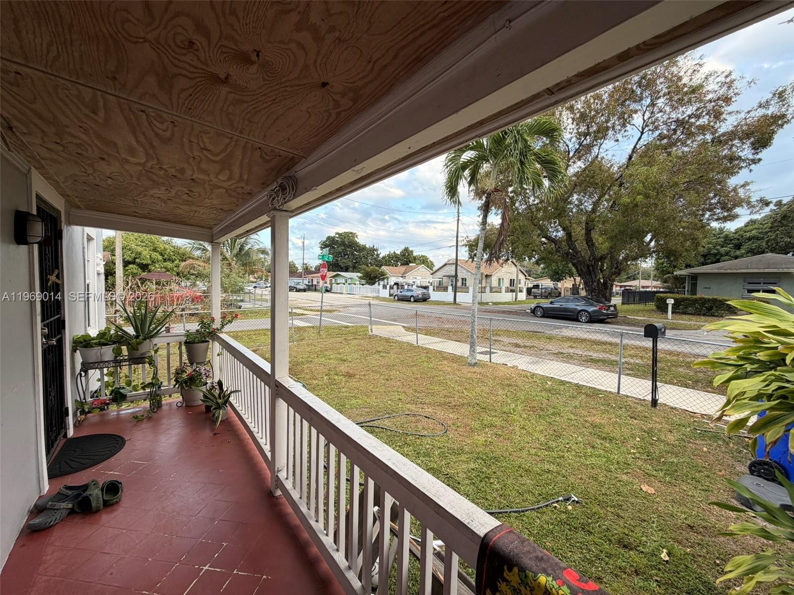 1249 NW 42nd St Miami, FL 33142