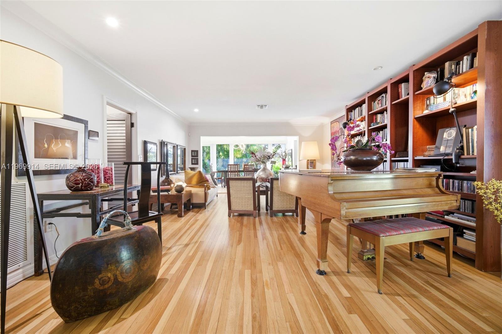 3730 Solana Rd Miami, FL 33133