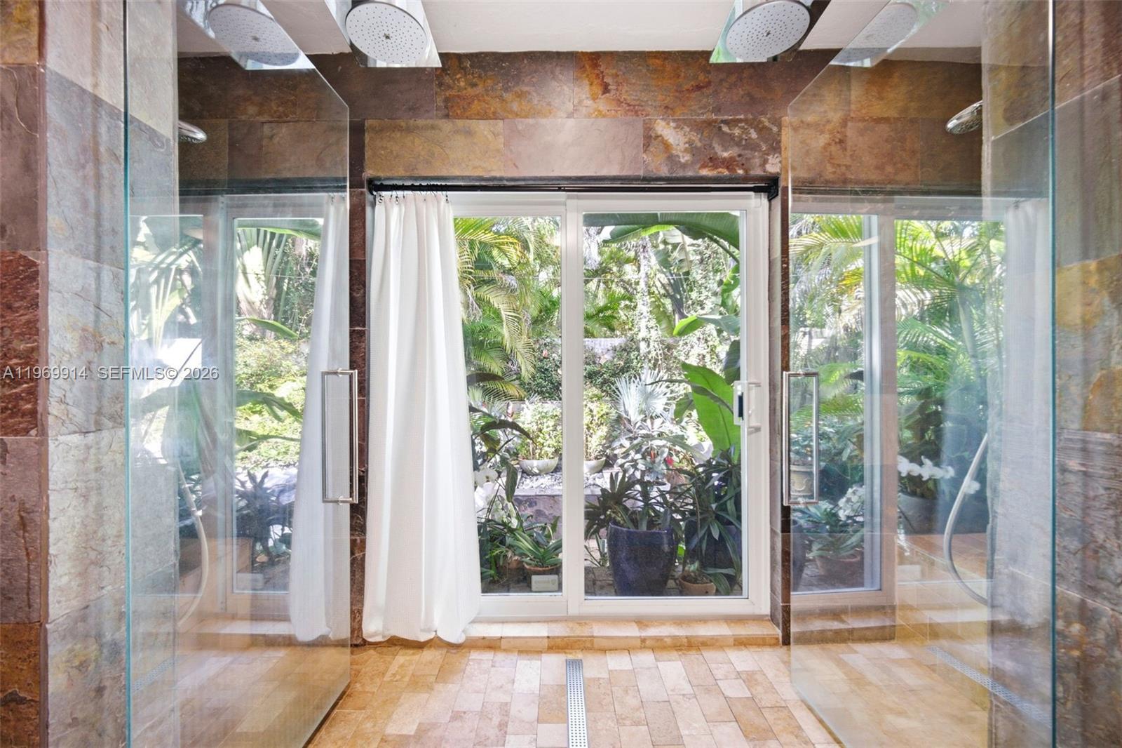 3730 Solana Rd Miami, FL 33133