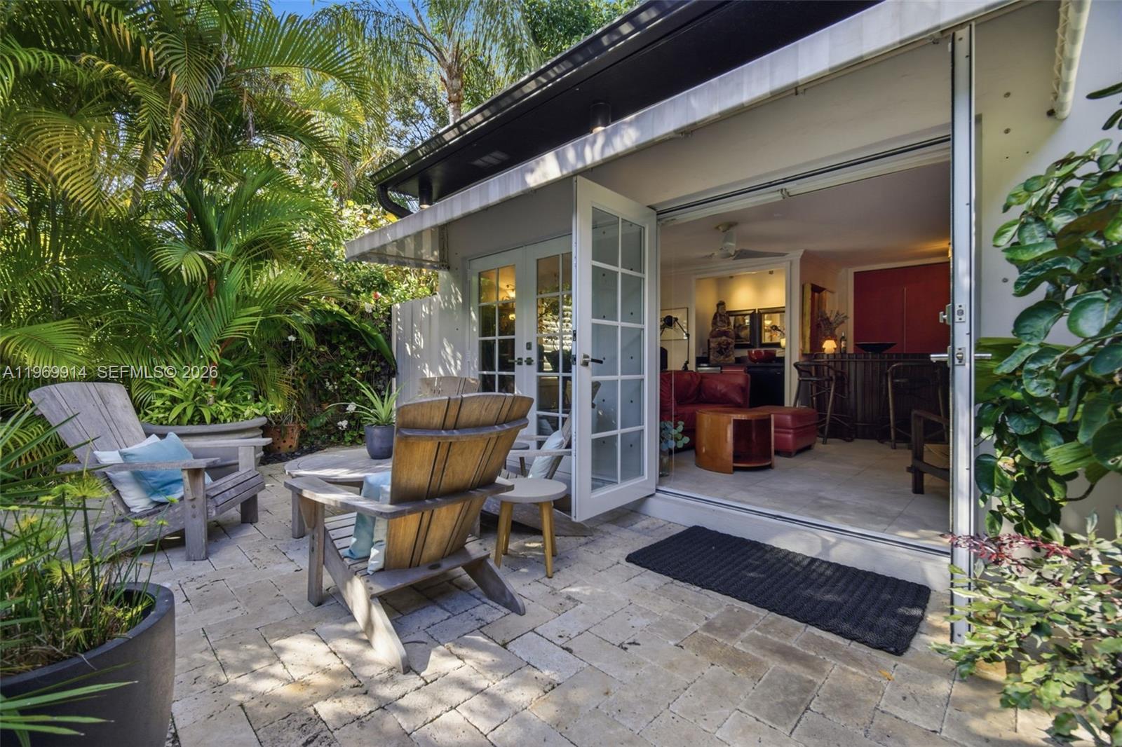 3730 Solana Rd Miami, FL 33133