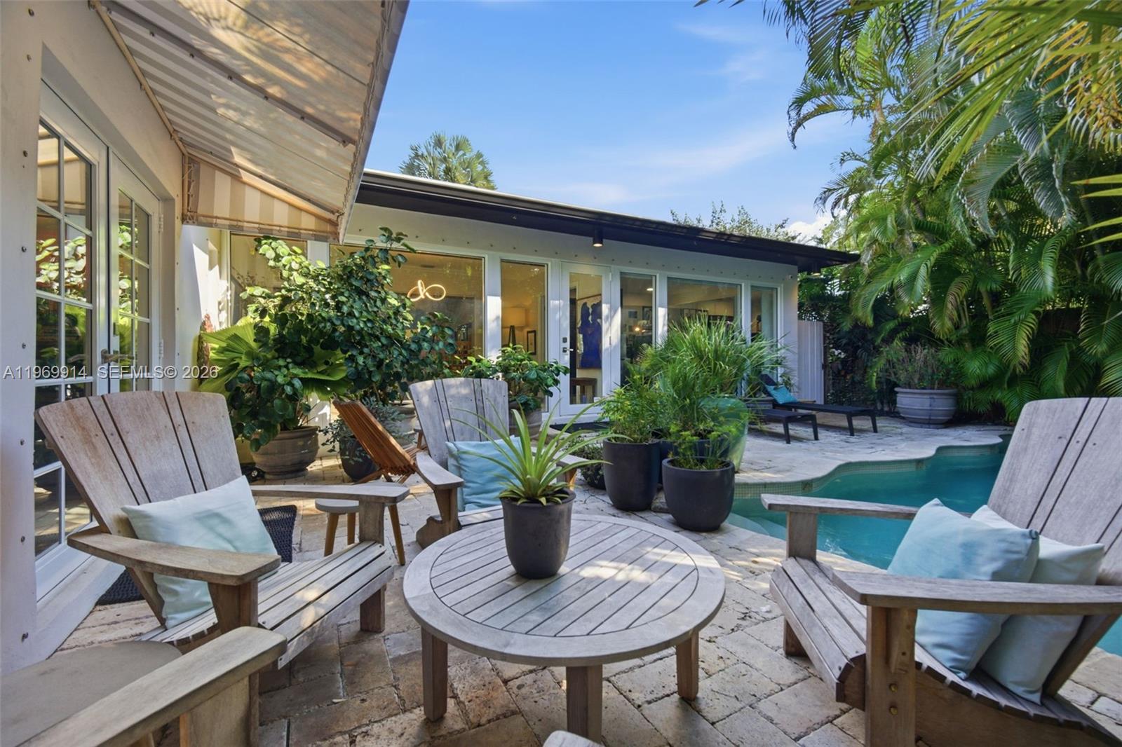 3730 Solana Rd Miami, FL 33133