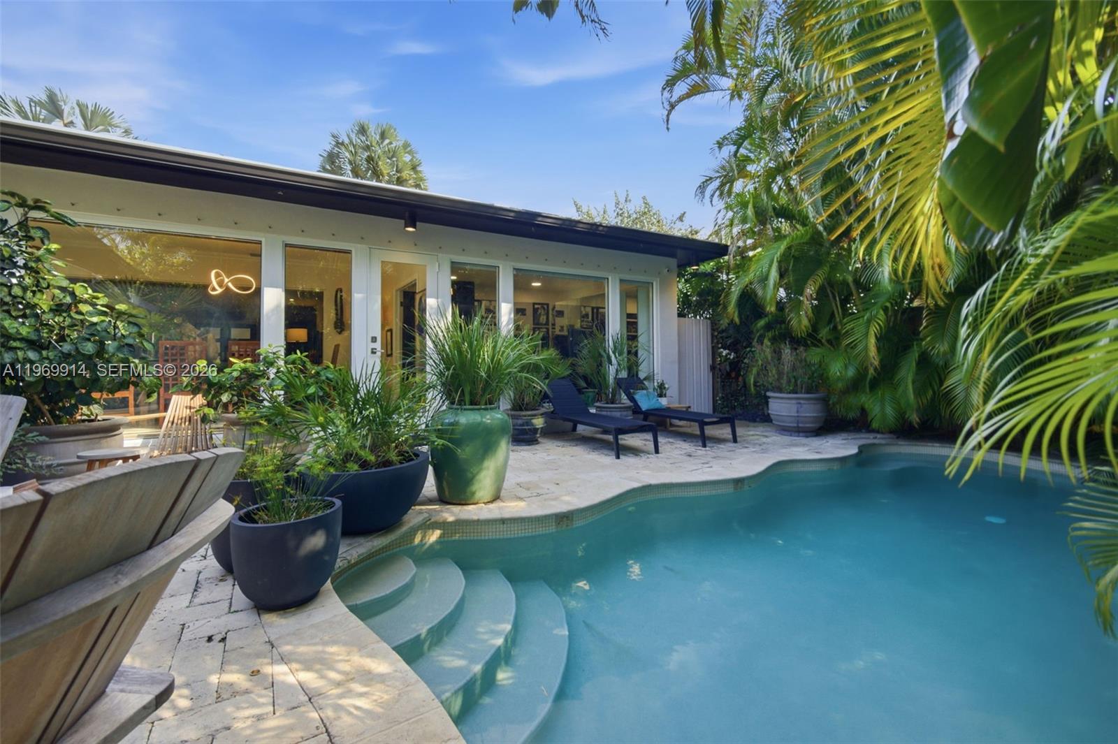 3730 Solana Rd Miami, FL 33133