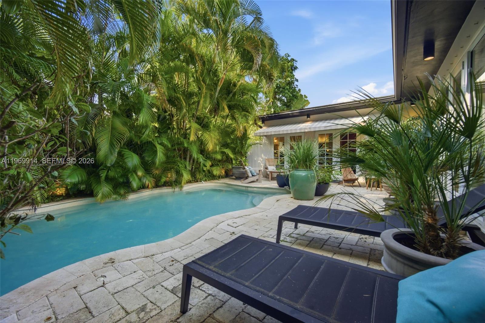 3730 Solana Rd Miami, FL 33133