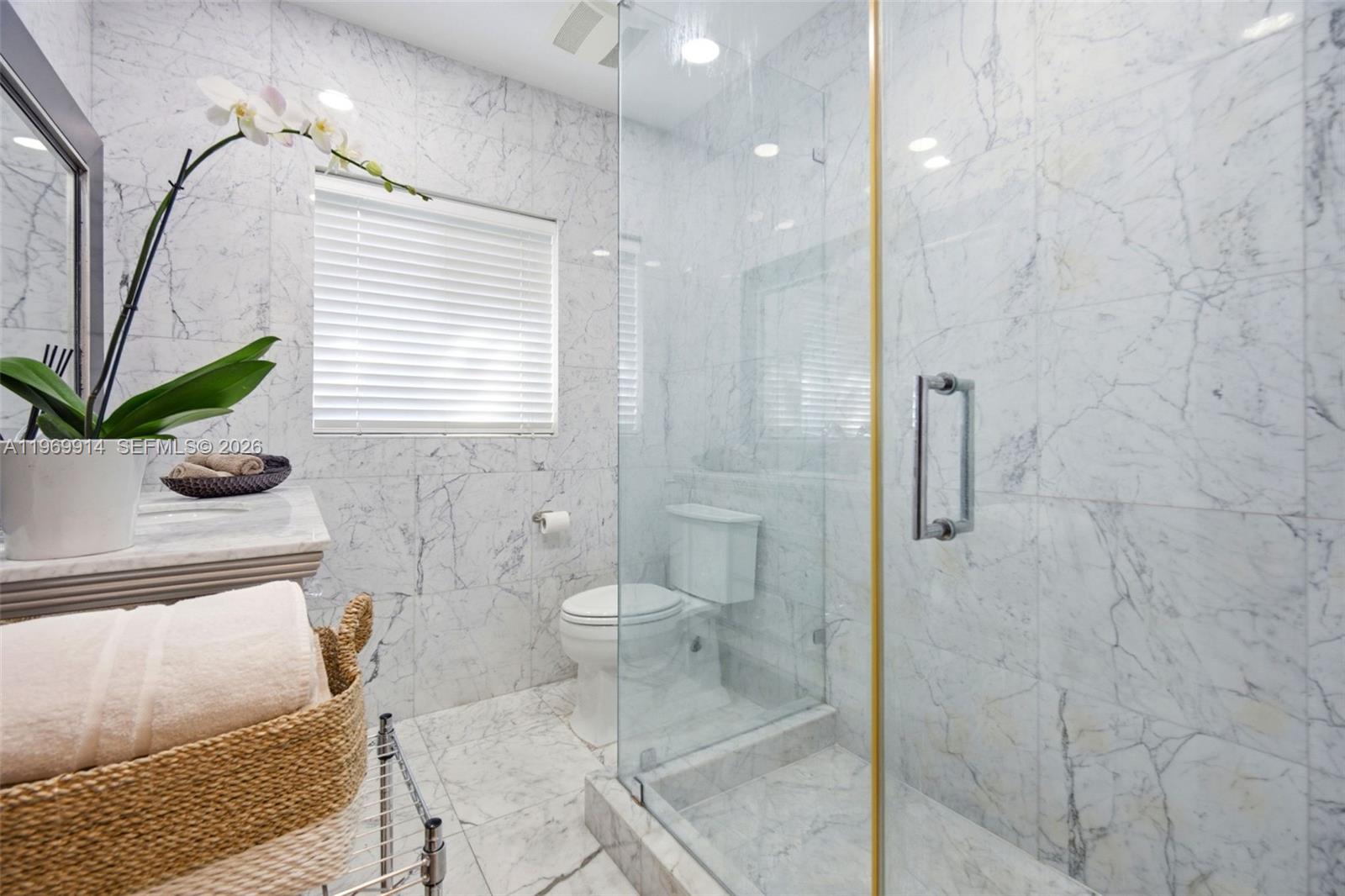 3730 Solana Rd Miami, FL 33133