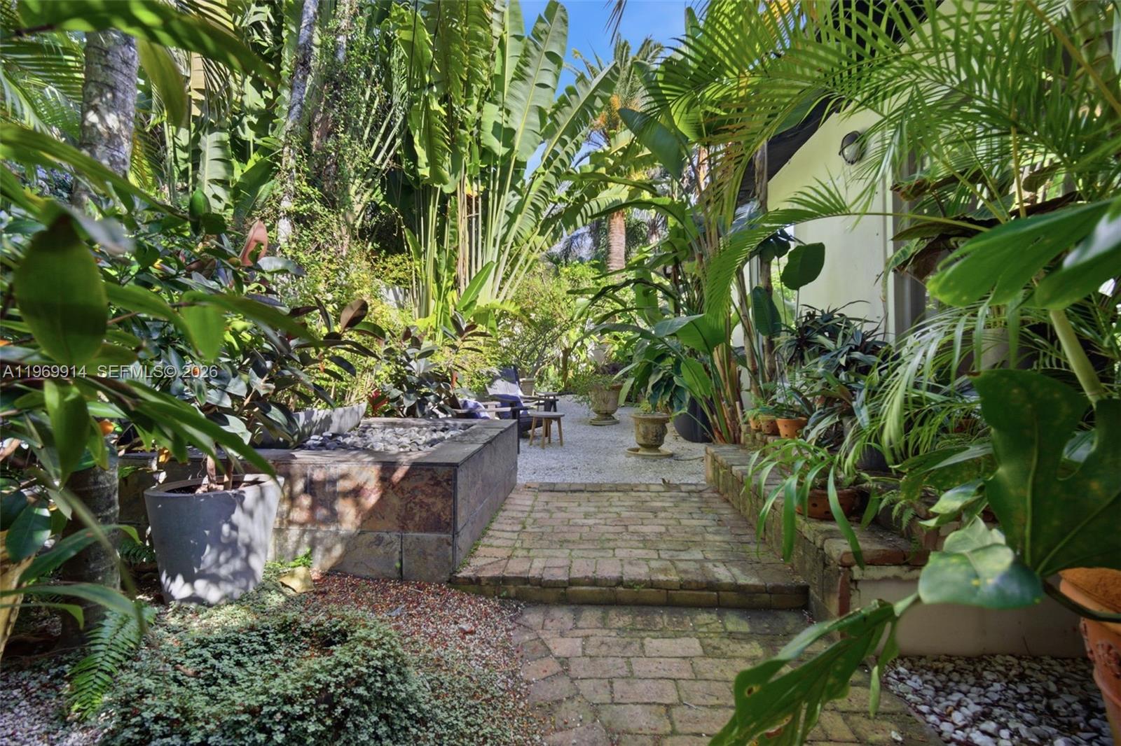 3730 Solana Rd Miami, FL 33133