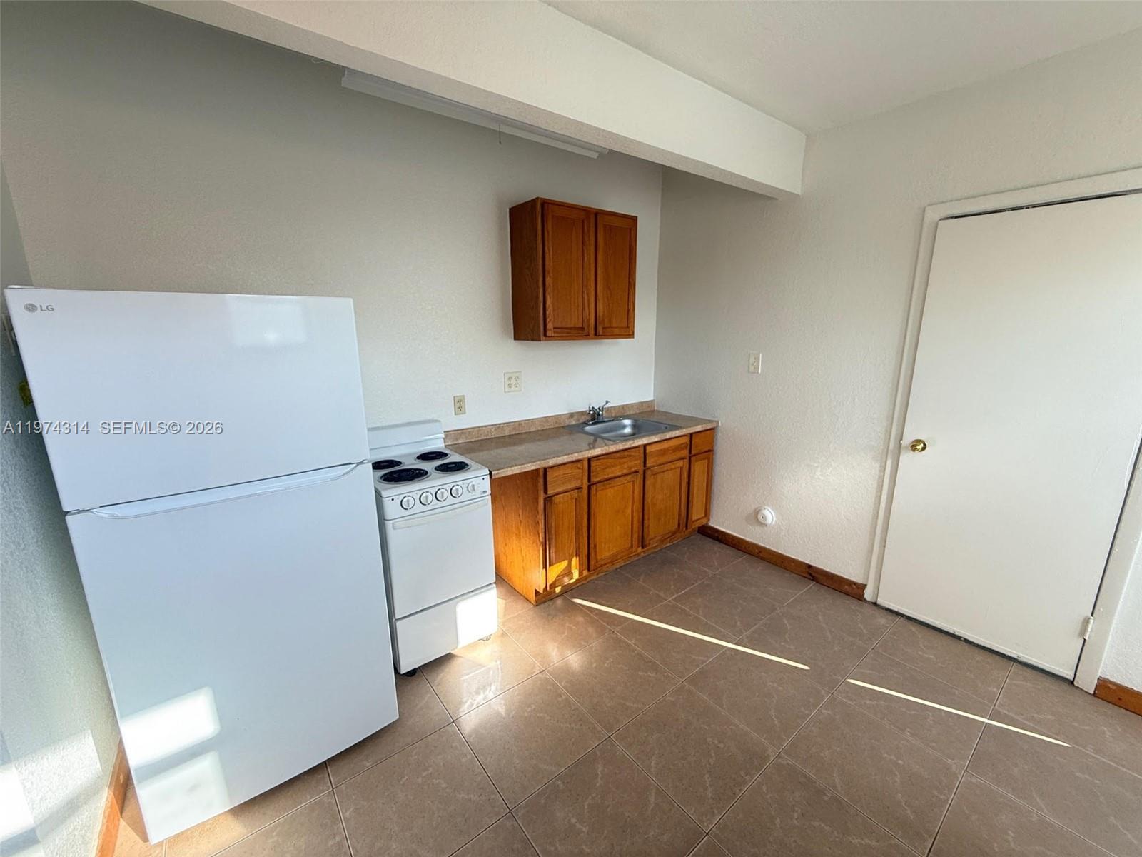 1612 NE 169th St #1 North Miami Beach, FL 33162