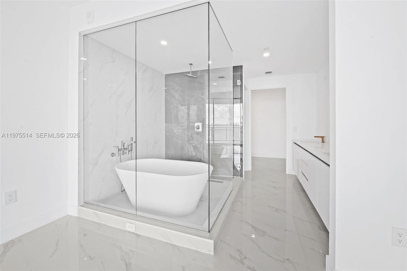 700 NE 24th St #805 Miami, FL 33137