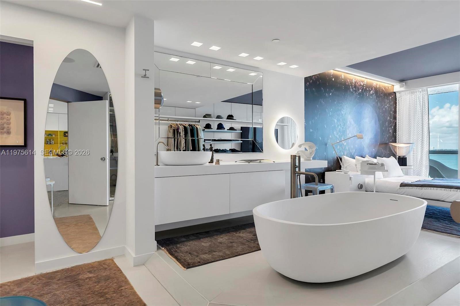 10 Venetian Way #904 Miami Beach, FL 33139