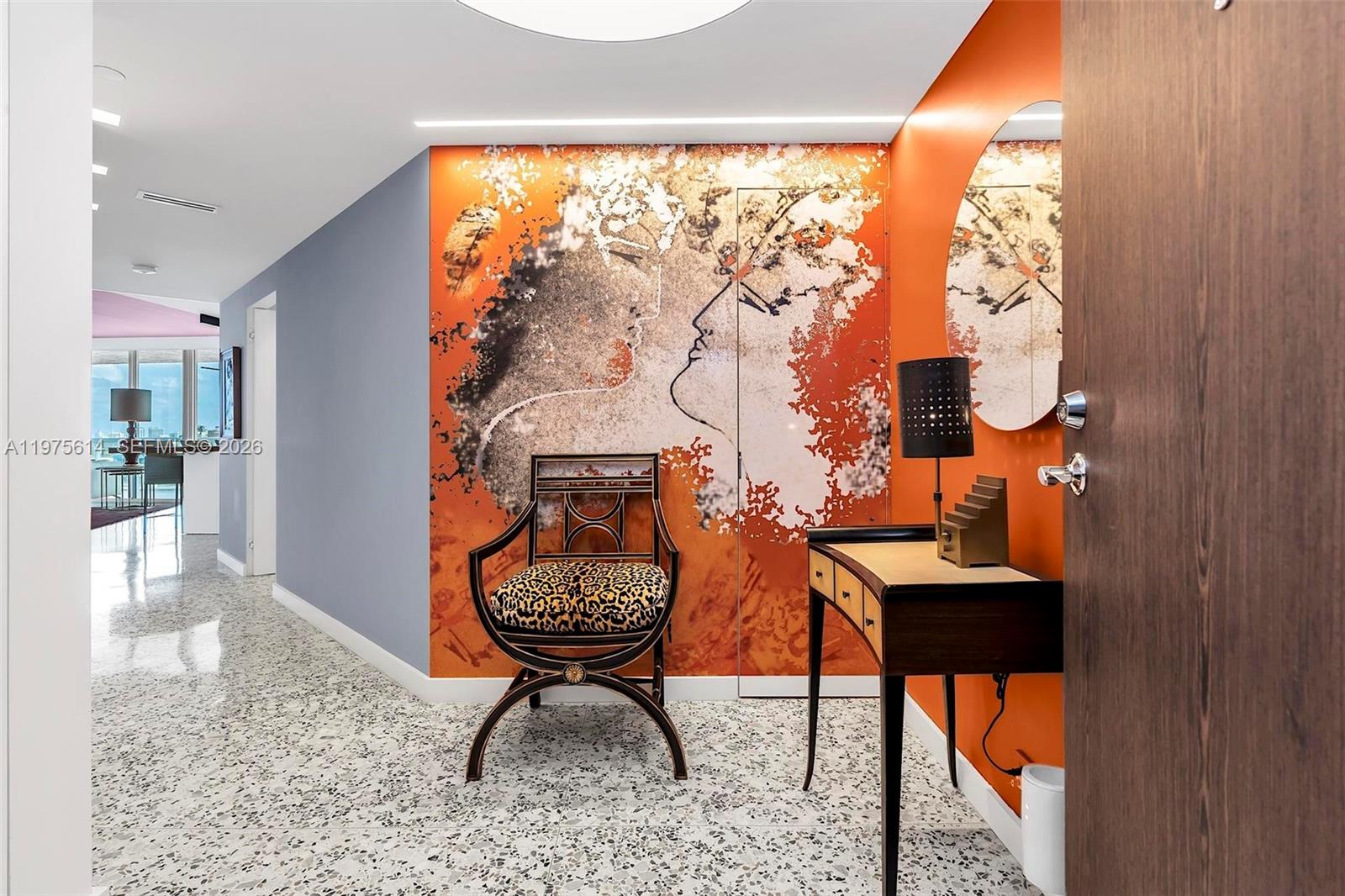 10 Venetian Way #904 Miami Beach, FL 33139