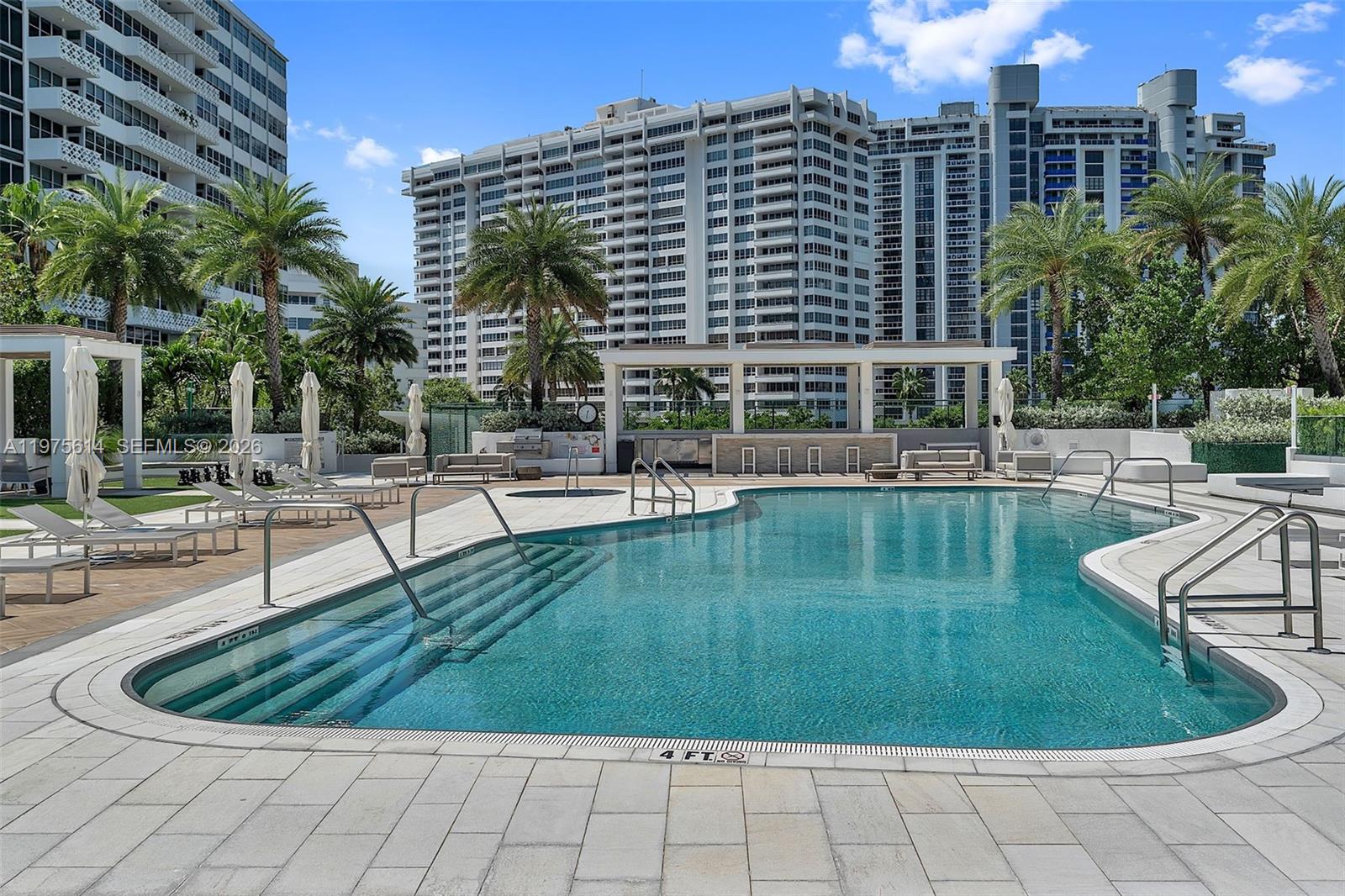 10 Venetian Way #904 Miami Beach, FL 33139