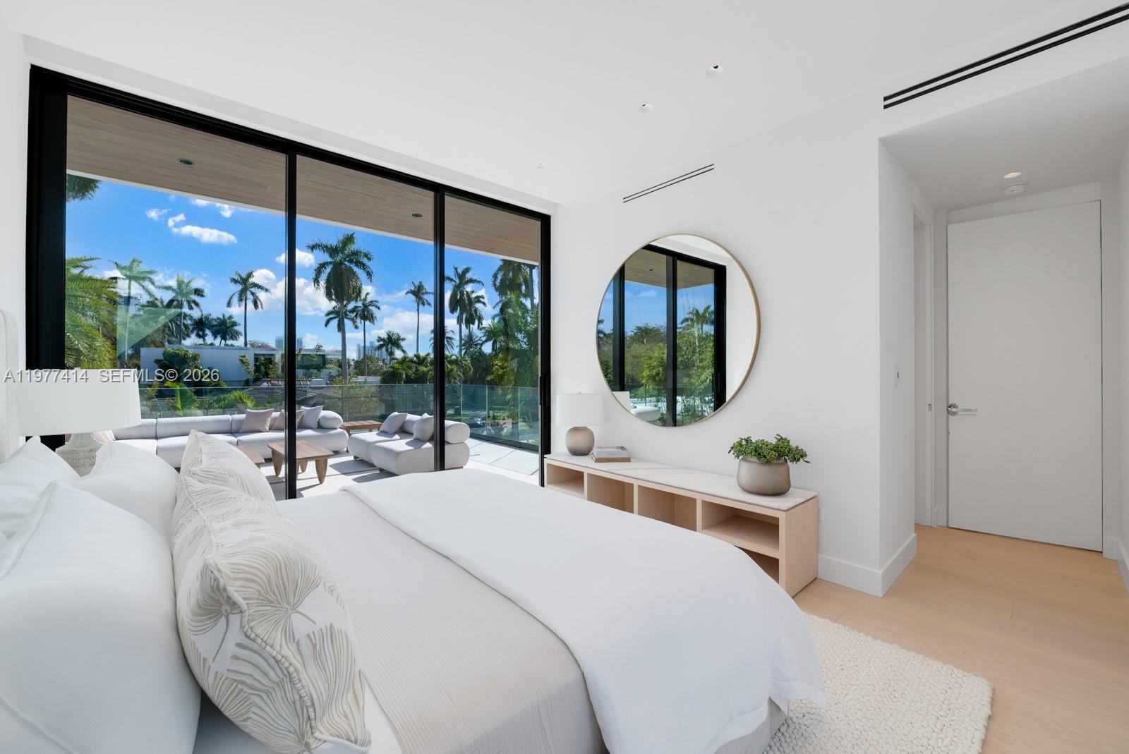 1745 W 24th St Miami Beach, FL 33140