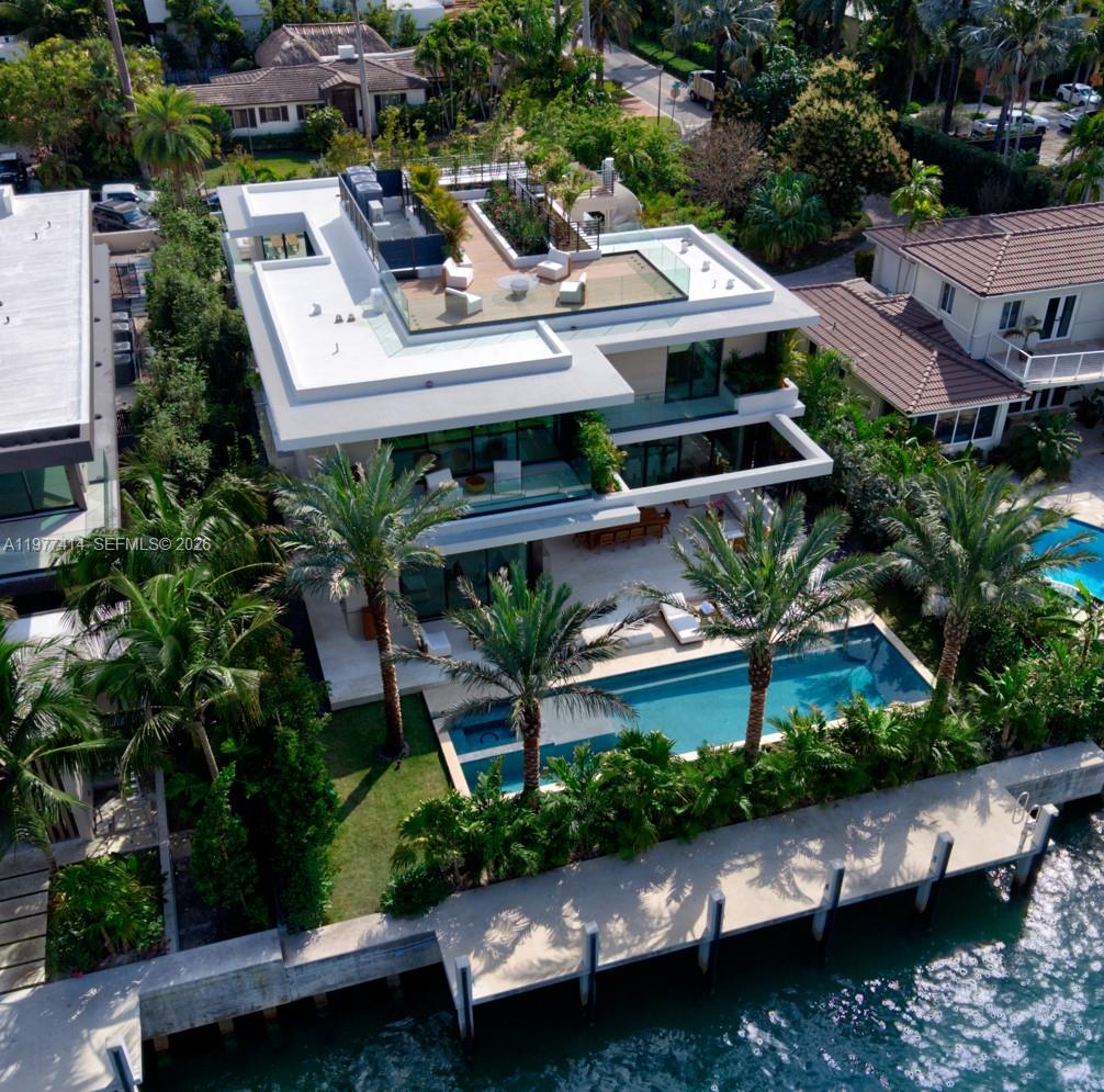 1745 W 24th St Miami Beach, FL 33140