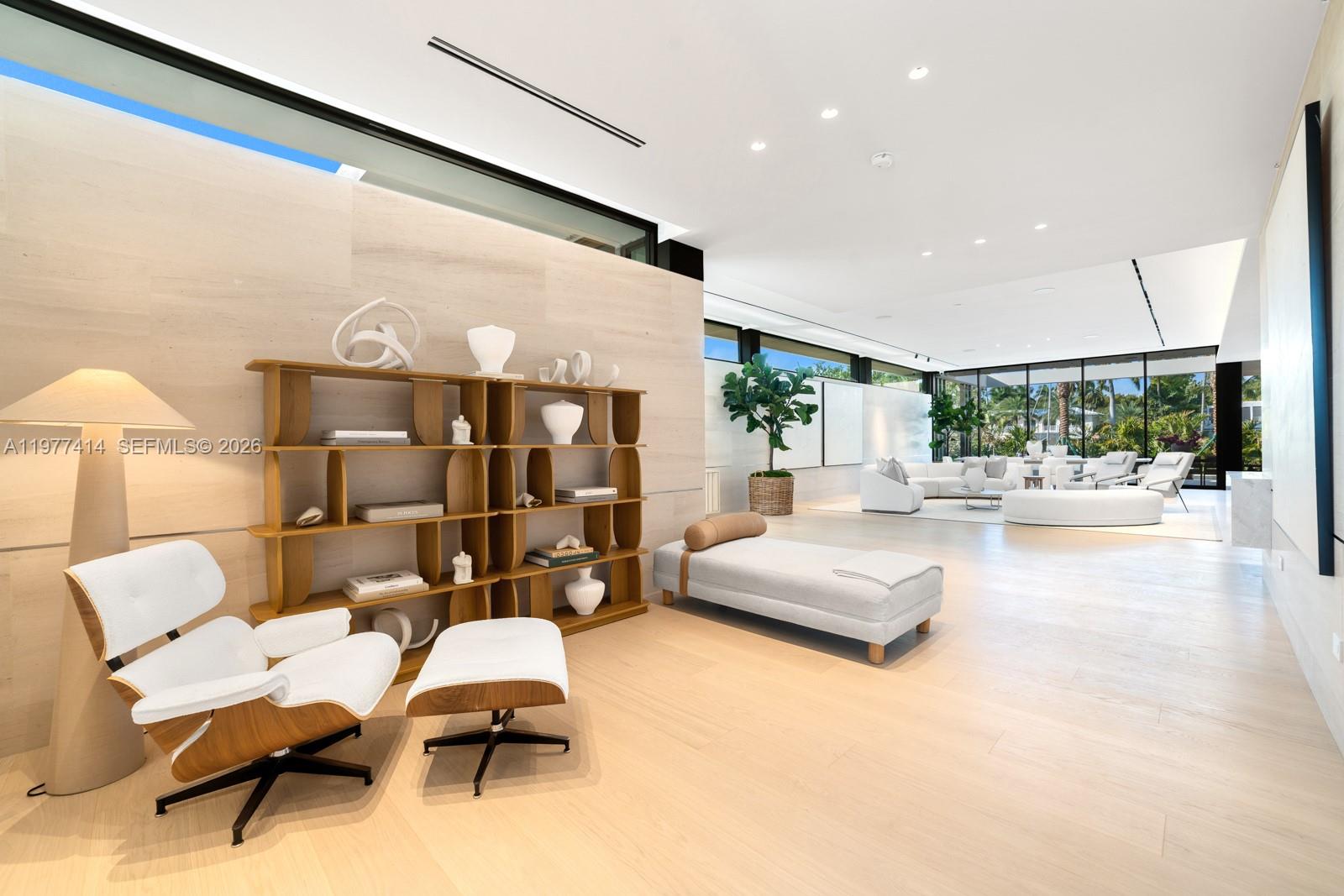 1745 W 24th St Miami Beach, FL 33140