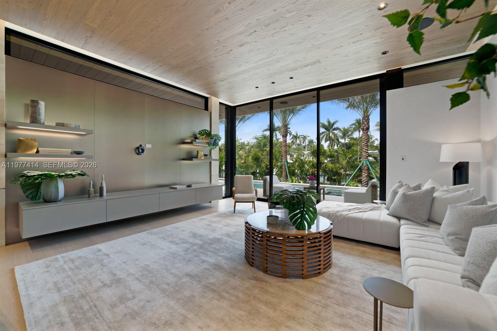 1745 W 24th St Miami Beach, FL 33140