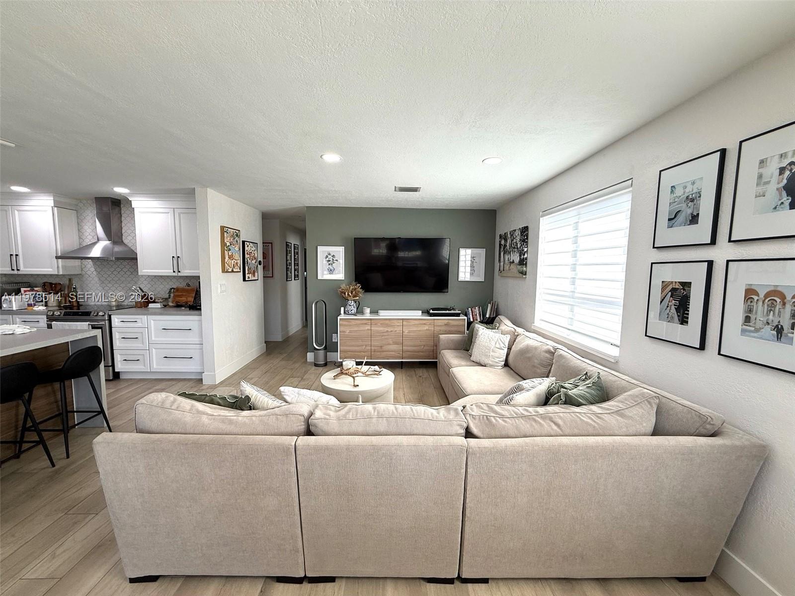 6545 SW 27th St Miami, FL 33155