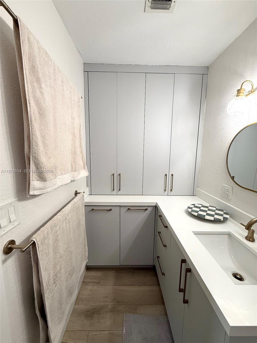 6545 SW 27th St Miami, FL 33155