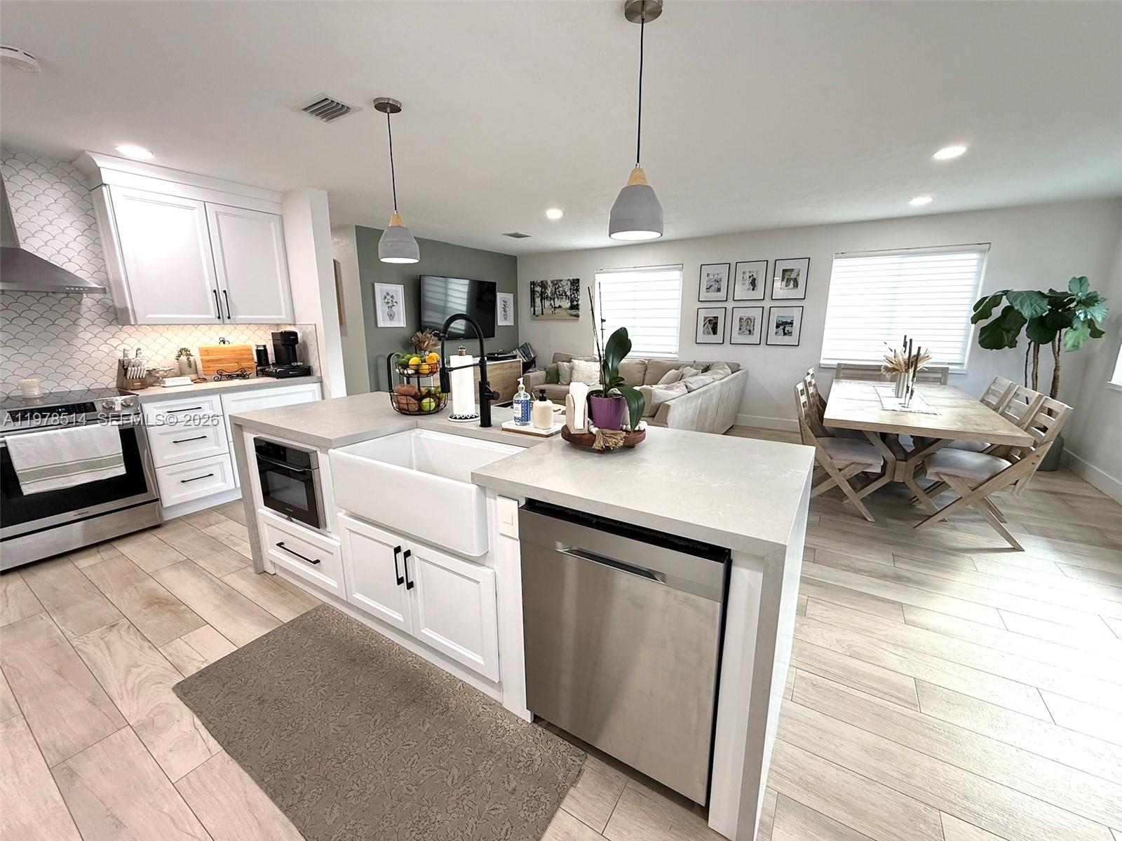 6545 SW 27th St Miami, FL 33155