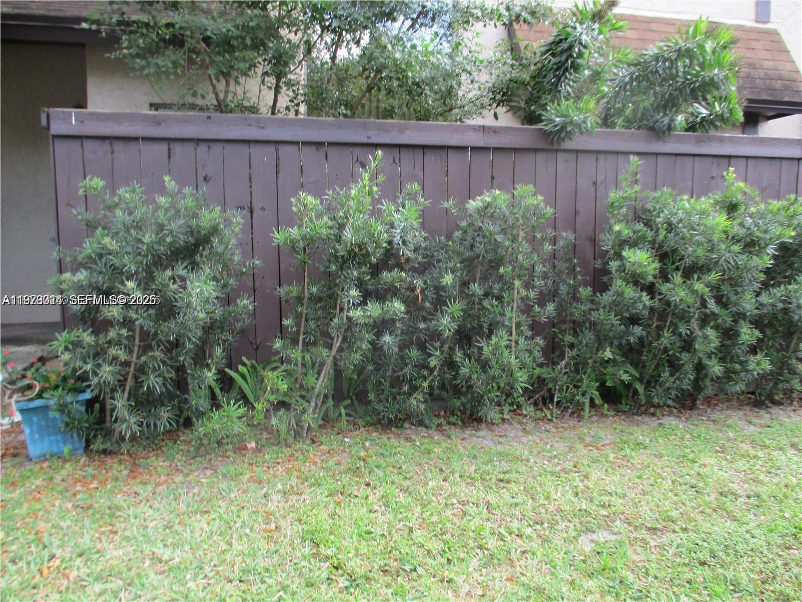 1760 Bayberry Dr Pembroke Pines, FL 33024