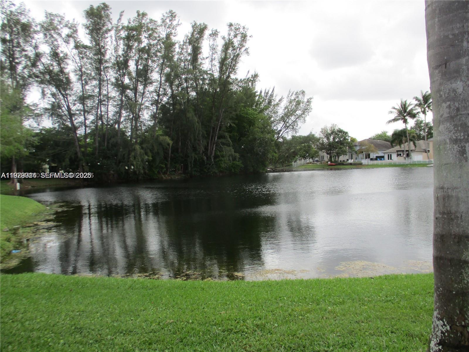 1760 Bayberry Dr Pembroke Pines, FL 33024