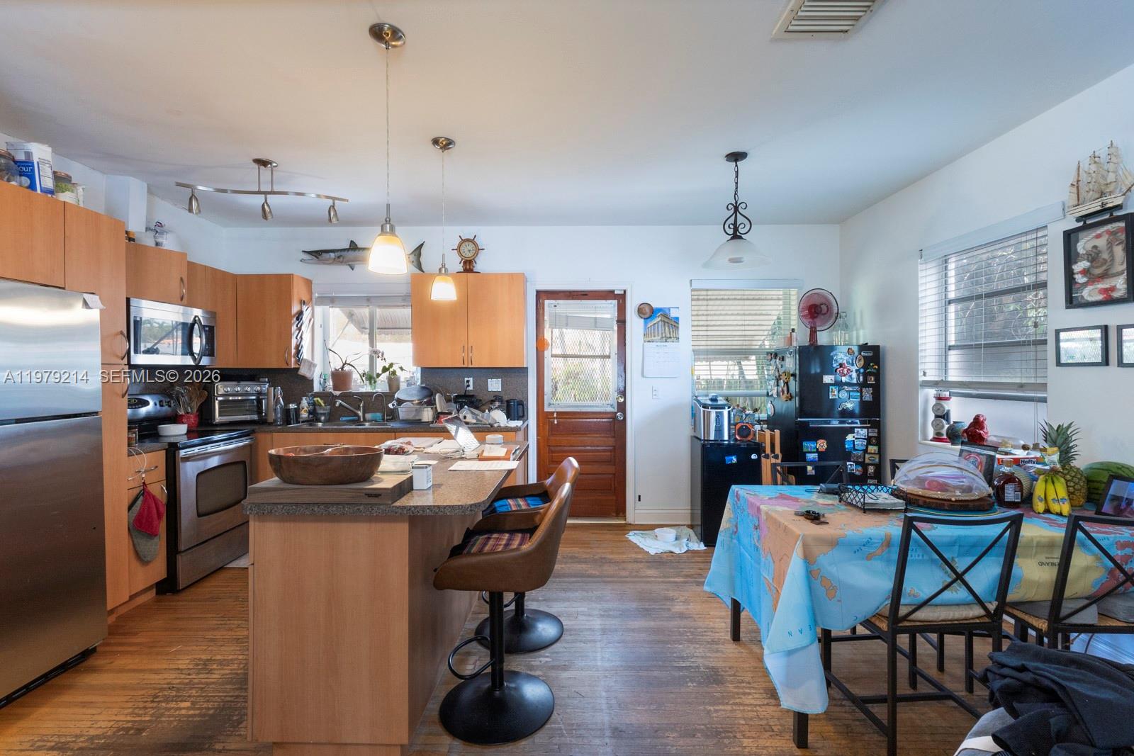 2710 SW 28th Ct Miami, FL 33133