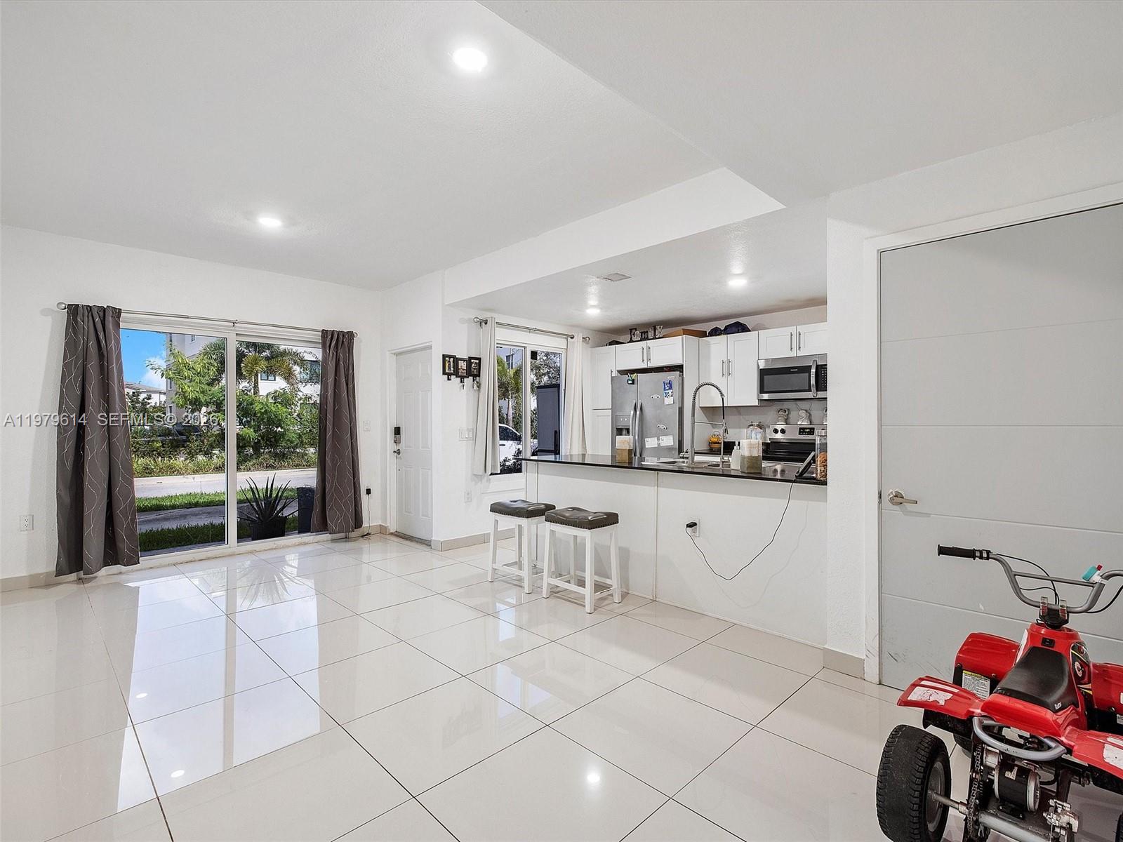 25888 SW 139th Pth Homestead, FL 33032