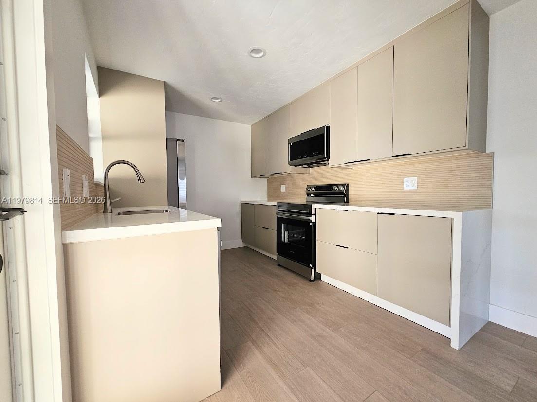 1400 N 70th Ter Hollywood, FL 33024