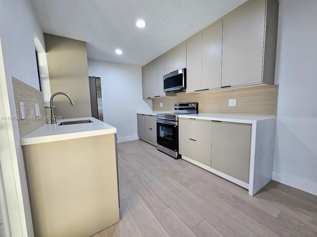 1400 N 70th Ter Hollywood, FL 33024