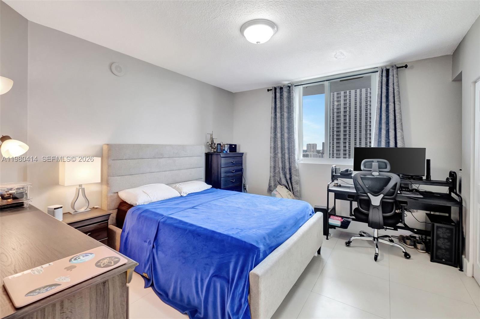 image 1800 Biscayne Plaza12