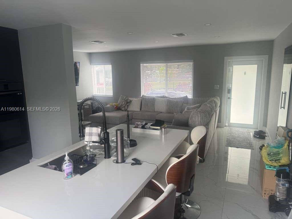 1001 NW 148th St #1001 Miami, FL 33168