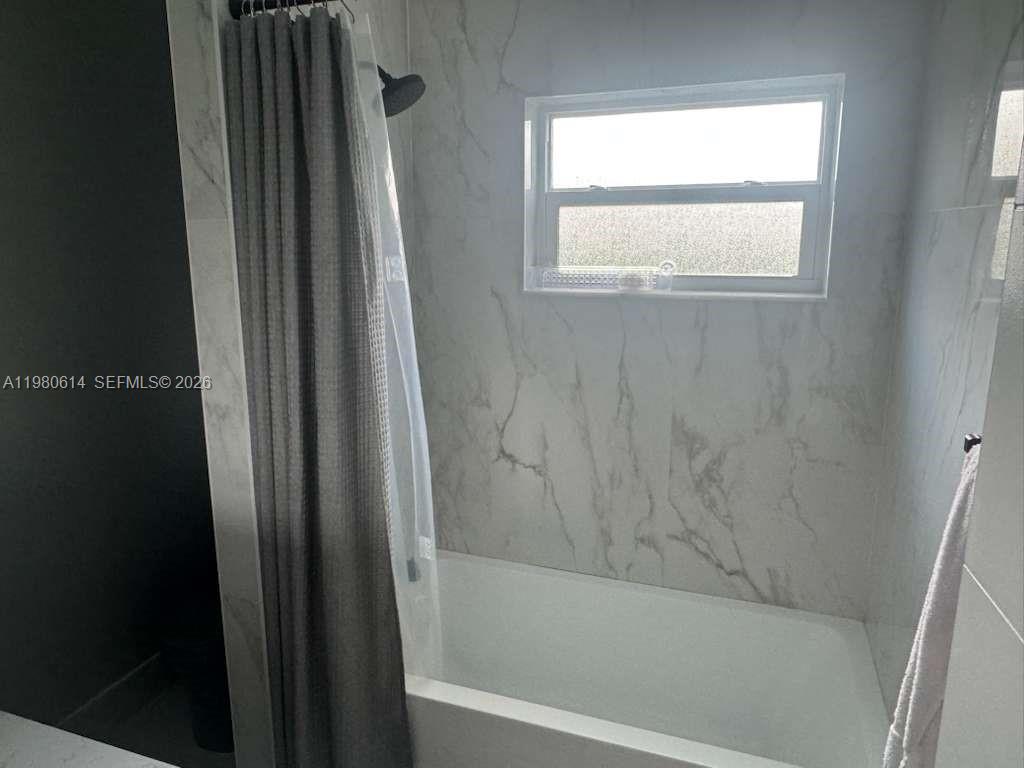 1001 NW 148th St #1001 Miami, FL 33168