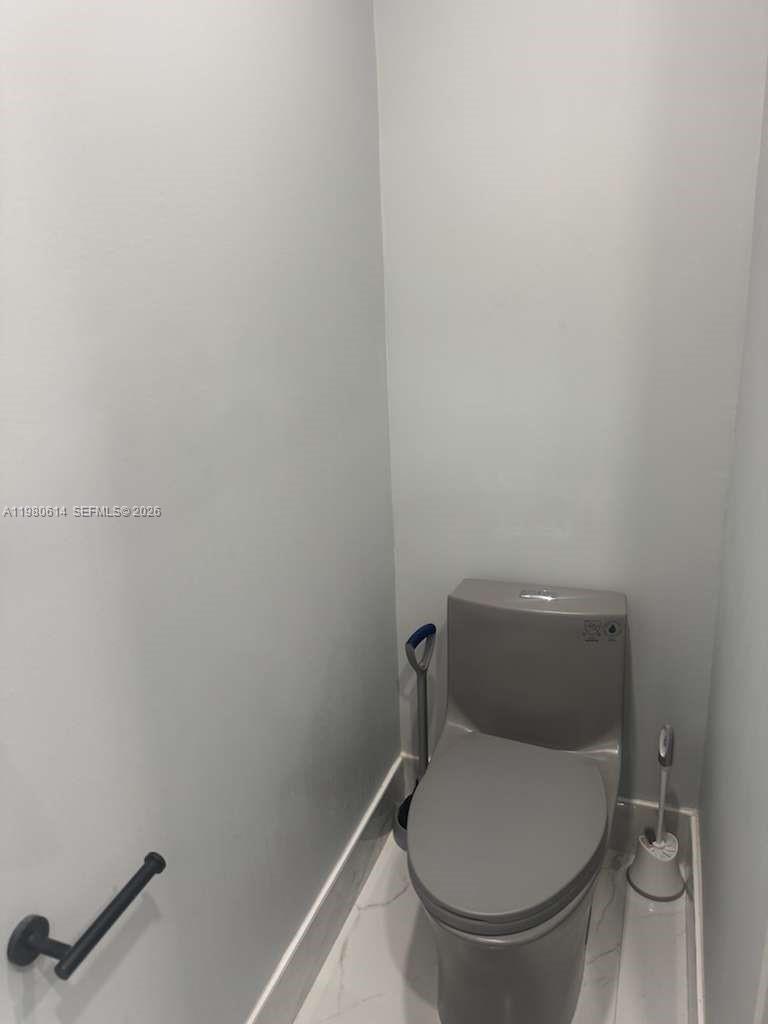 1001 NW 148th St #1001 Miami, FL 33168