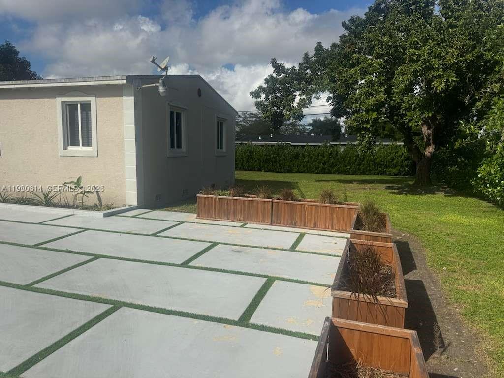 1001 NW 148th St #1001 Miami, FL 33168