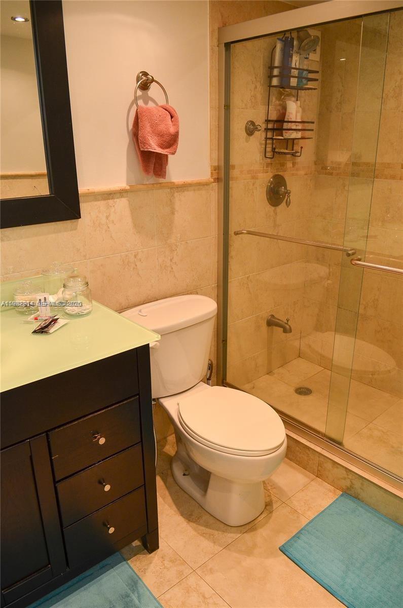 5555 Collins Ave #4A Miami Beach, FL 33140