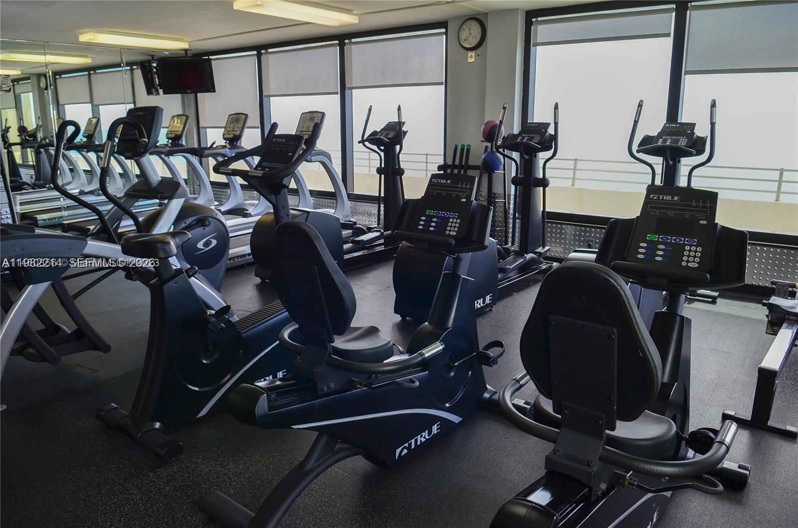 5555 Collins Ave #4A Miami Beach, FL 33140