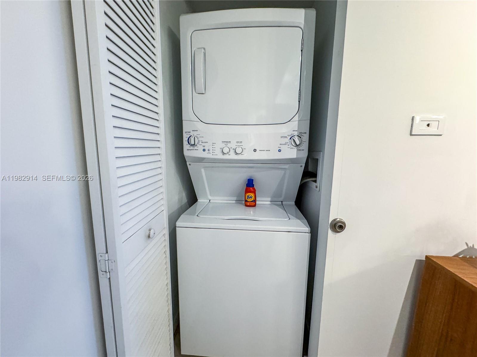 2602 E Hallandale Bch Blvd #R805 Hallandale Beach, FL 33009