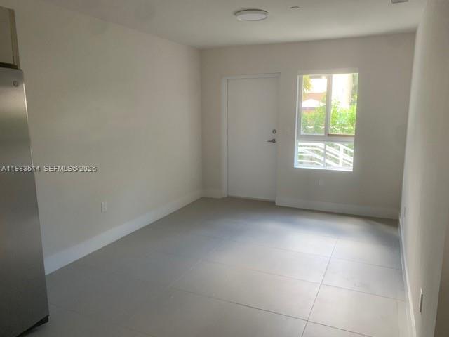 2555 NE 193rd St #2108 Miami, FL 33180