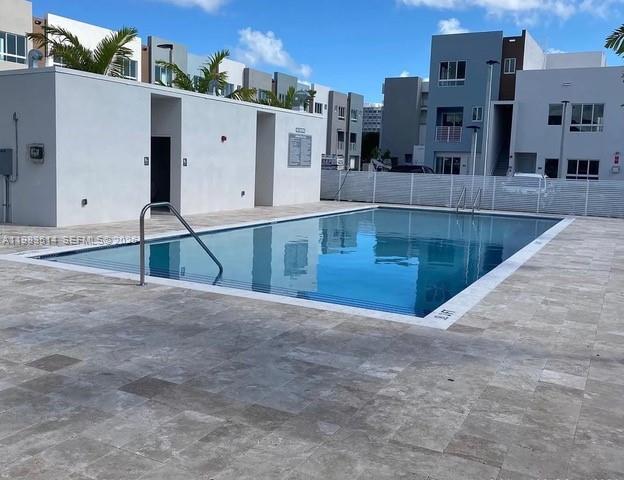 2555 NE 193rd St #2108 Miami, FL 33180