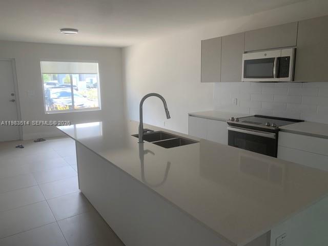 2555 NE 193rd St #2108 Miami, FL 33180