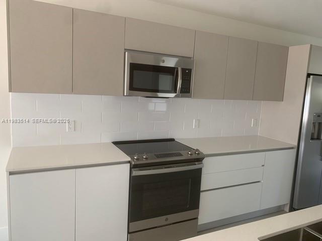 2555 NE 193rd St #2108 Miami, FL 33180