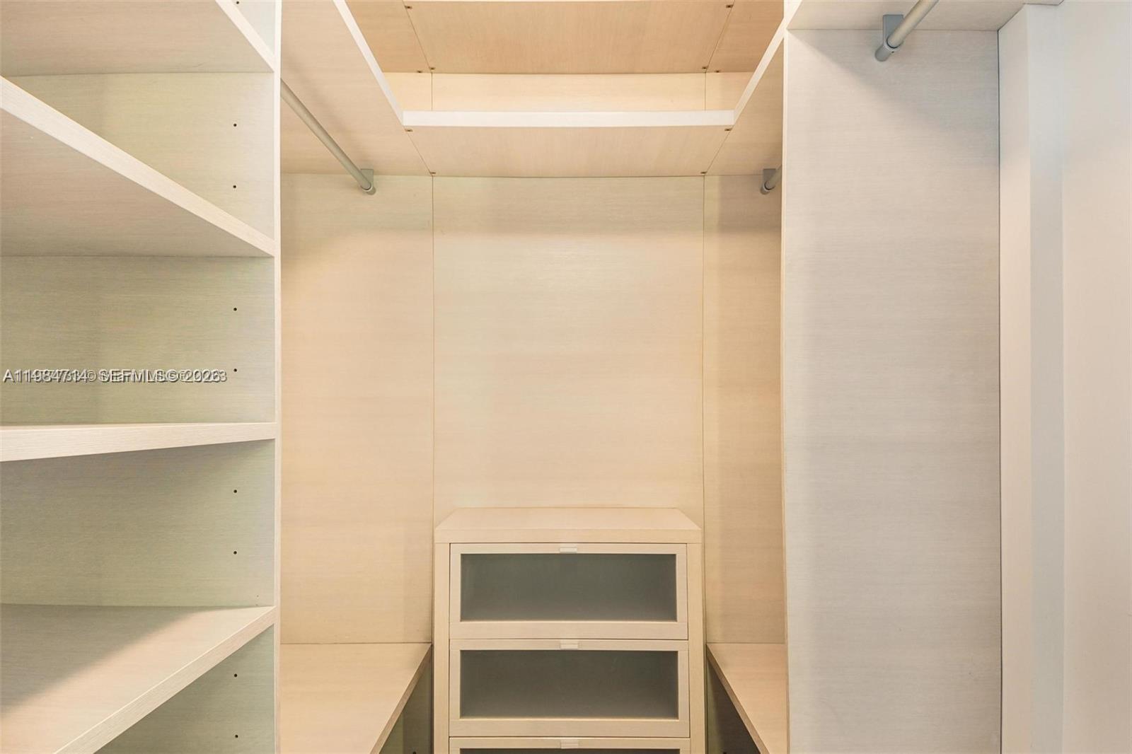 68 SE 6th St #806 Miami, FL 33131