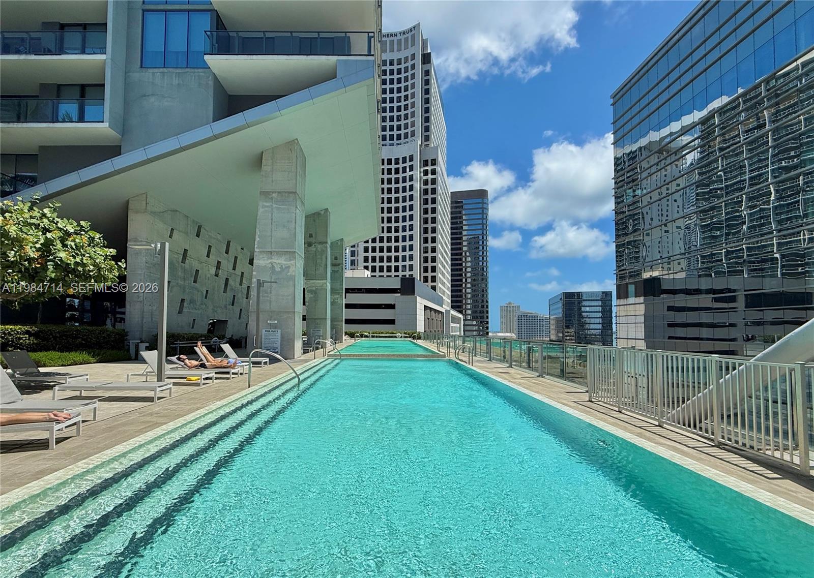 68 SE 6th St #806 Miami, FL 33131