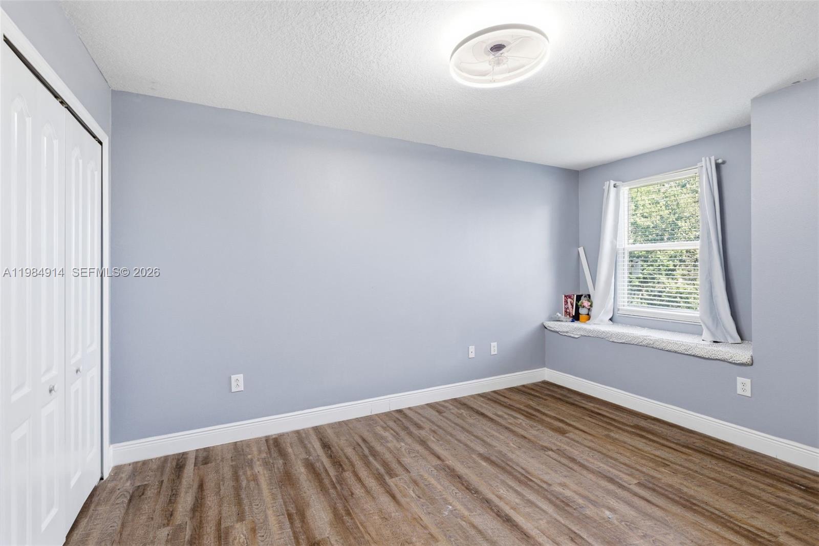 12502 Lake Vis Dr Tampa, FL 33534