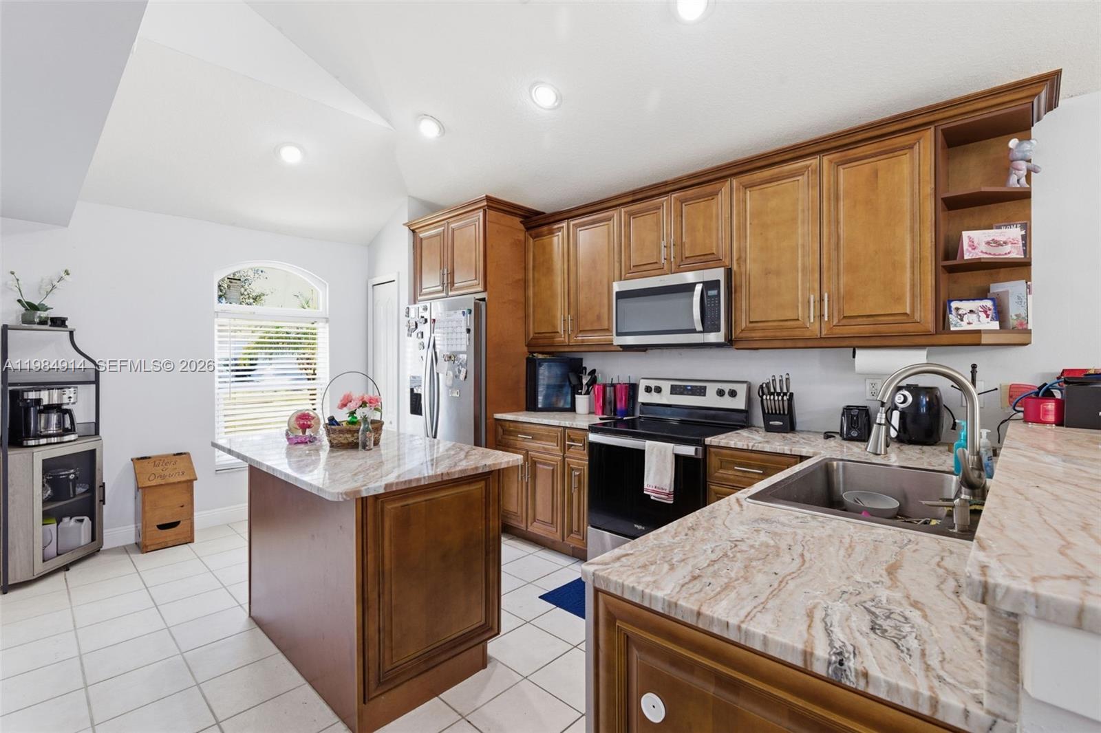 12502 Lake Vis Dr Tampa, FL 33534