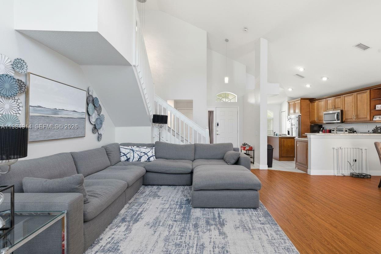 12502 Lake Vis Dr Tampa, FL 33534