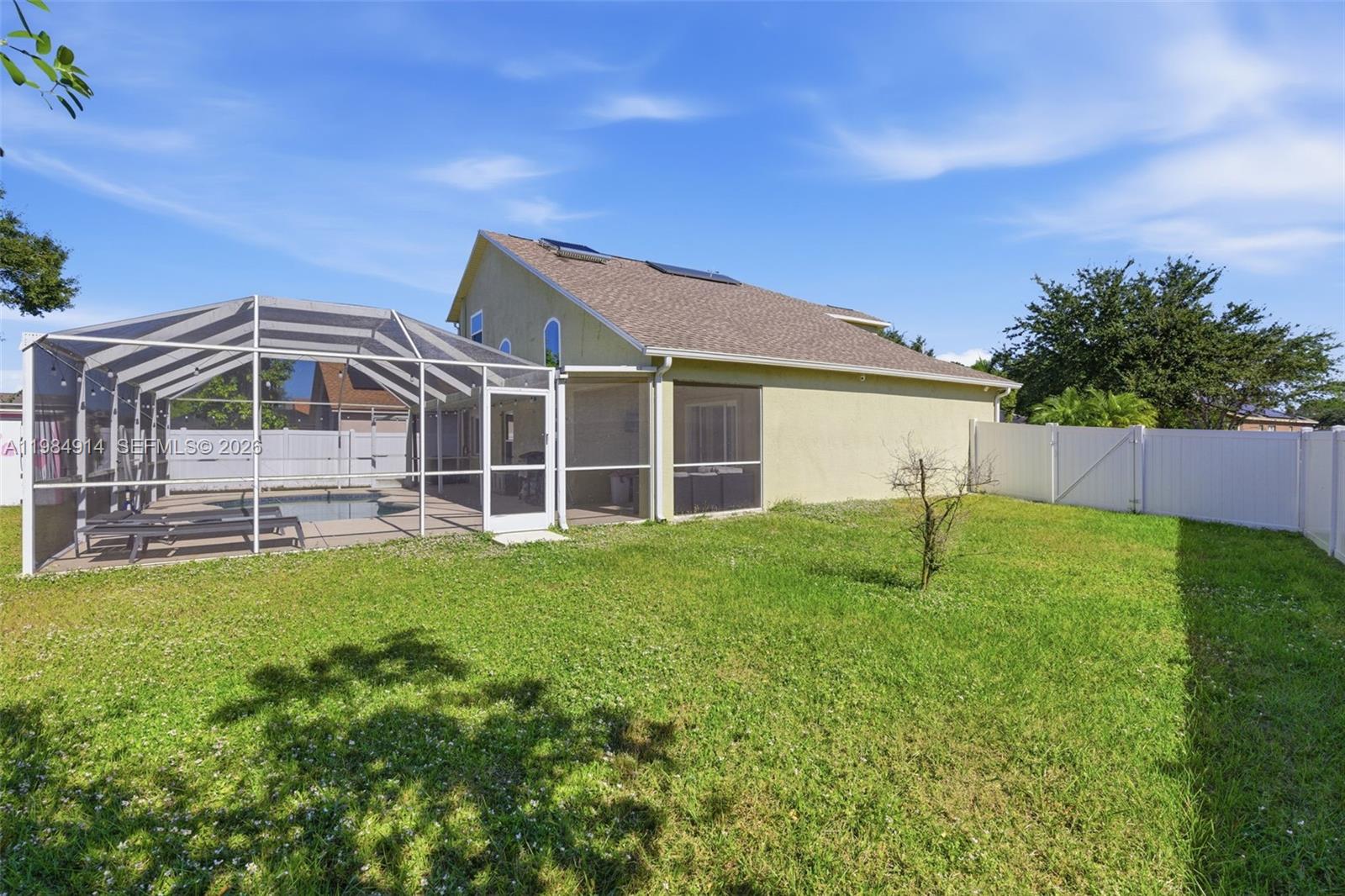 12502 Lake Vis Dr Tampa, FL 33534