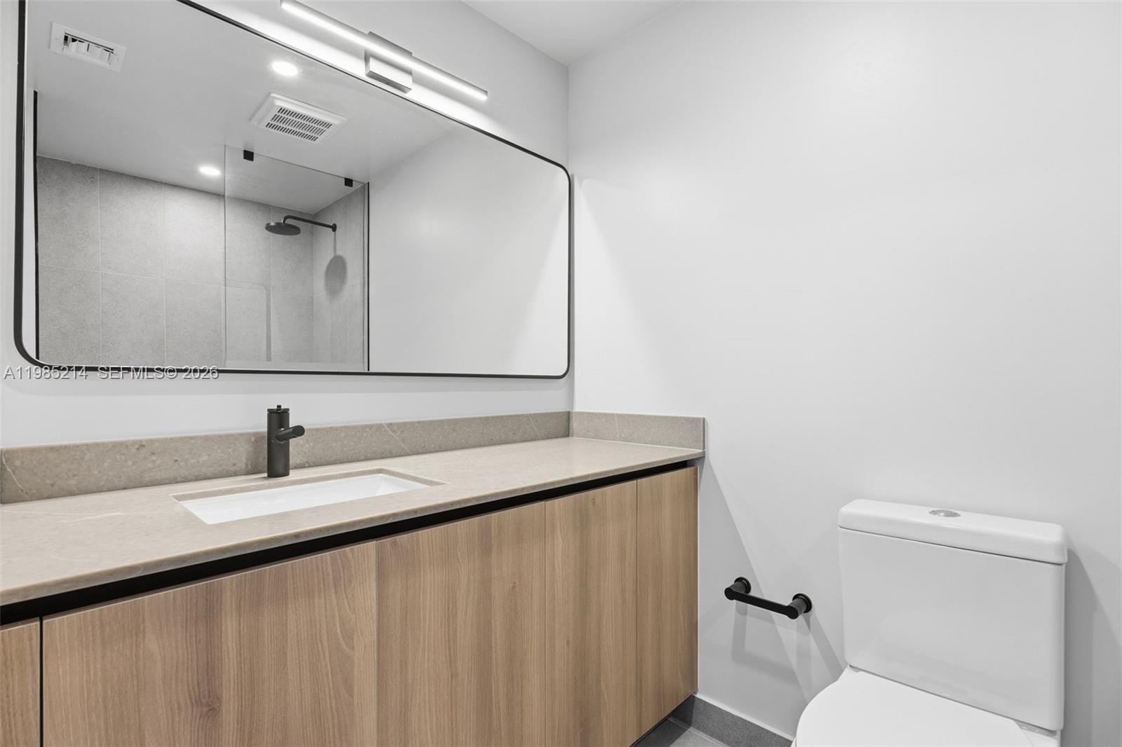 image 501 FIRST Residences11